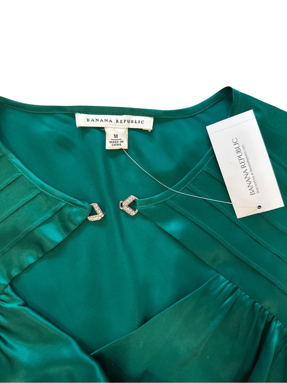 Banana Republic NWT 100% Silk Blouse M Medium Emerald Green Rhinestone Keyhole - Picture 4 of 7